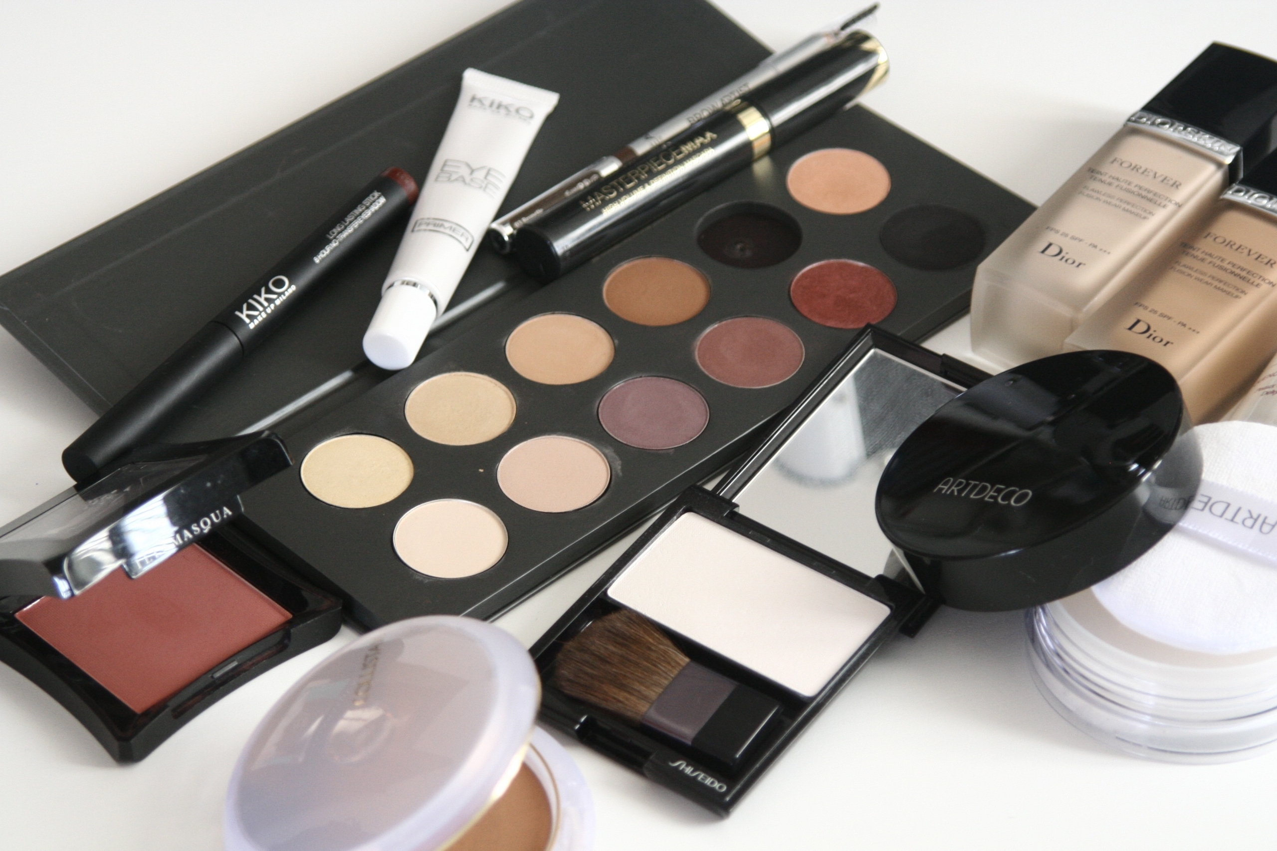 Modern beauty is about more than achieving a flawless look it is about finding products that fit seamlessly into busy lifestyles while delivering reliable performance and nourishing care. Wander Beauty has become a trusted name for beauty enthusiasts by creating clean, cruelty-free makeup and skincare designed for women who value convenience, quality, and confidence. From award-winning complexion products to hydrating skincare essentials, the brand combines innovation with simplicity to help every beauty routine feel effortless.